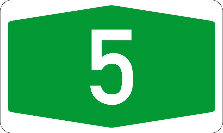 A Greek roadway sign for Autokinetodromos 5 is a white numeral 5 inside a green horizontally elongated hexagon